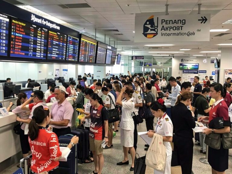 AirAsia, Singapore Airlines, Cathay Pacific, Malaysia Airlines, Thai Airways, and Emirates: Airport Chaos in Penang! Urgent Action Needed as Delays Threaten Tourist Economy!